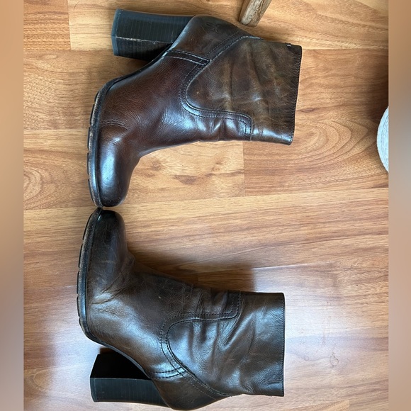 Frye boots, size 9.5 cognac - Picture 6 of 8